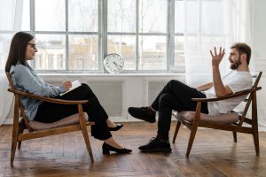 a psychologist and a client talking in session, anxiety specialist, anxiety therapy in tampa 